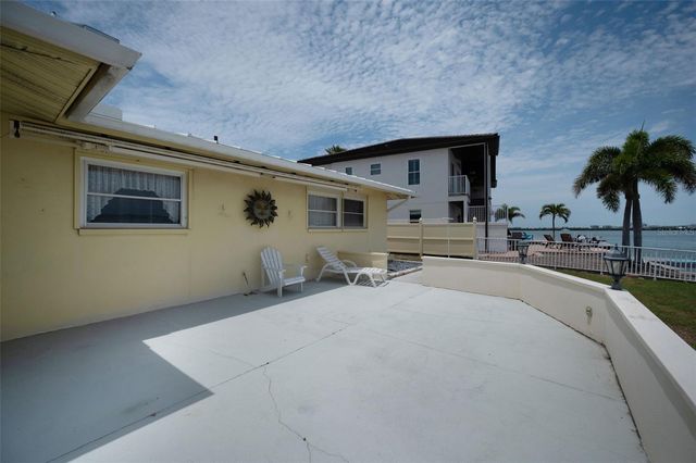 516 HARBOR DRIVE N, Indian Rocks Beach, FL 33785