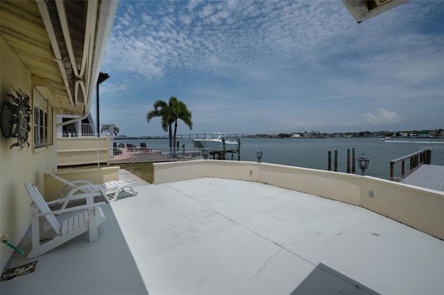 516 HARBOR DRIVE N, Indian Rocks Beach, FL 33785