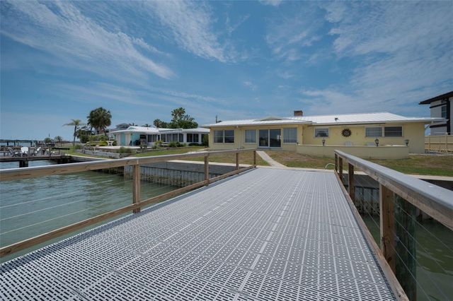 516 HARBOR DRIVE N, Indian Rocks Beach, FL 33785