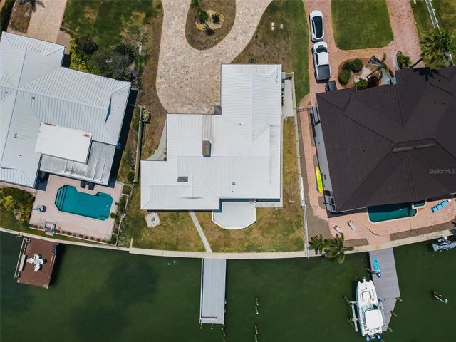 516 HARBOR DRIVE N, Indian Rocks Beach, FL 33785