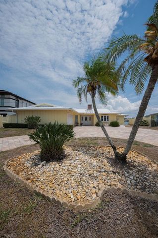 516 HARBOR DRIVE N, Indian Rocks Beach, FL 33785