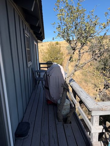 102 Oak Ridge Drive, Fort Davis, TX 79734