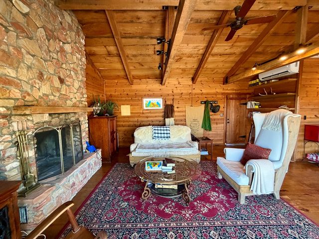 102 Oak Ridge Drive, Fort Davis, TX 79734