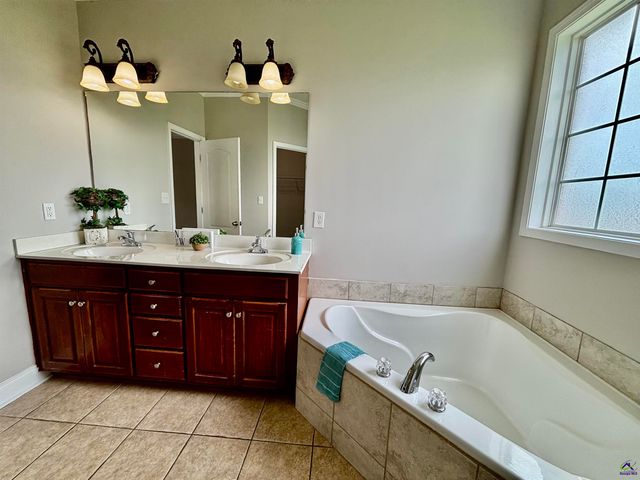 702 Post Oak Way, Warner Robins, GA 31088