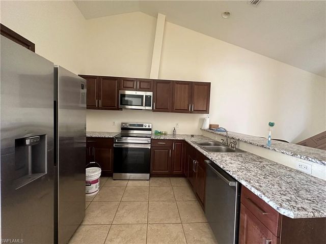4724 26th ST SW, Lehigh Acres, FL 33973