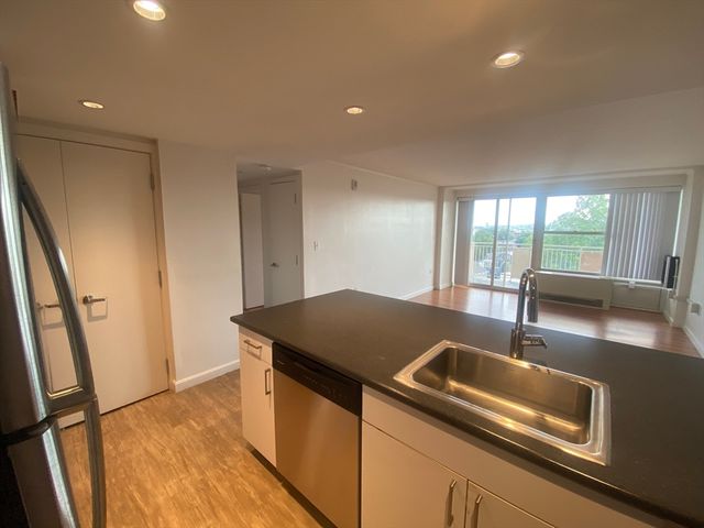 295 Harvard Street 1004, Cambridge, MA 02139