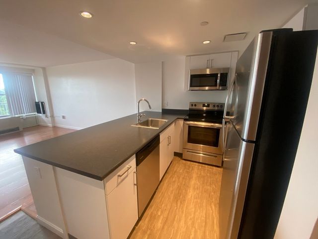 295 Harvard Street 1004, Cambridge, MA 02139