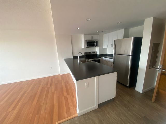 295 Harvard Street 1004, Cambridge, MA 02139