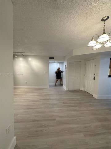 10813 NW 7th St 5-11, Miami, FL 33172