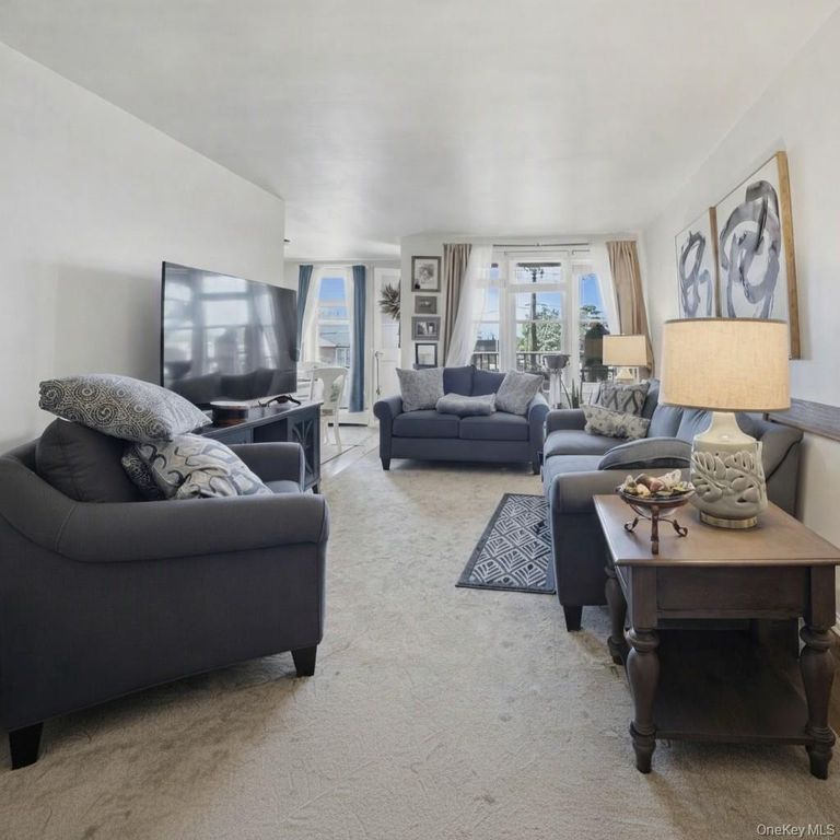 60 Hempstead Avenue 2H, Lynbrook, NY 11563 — exterior