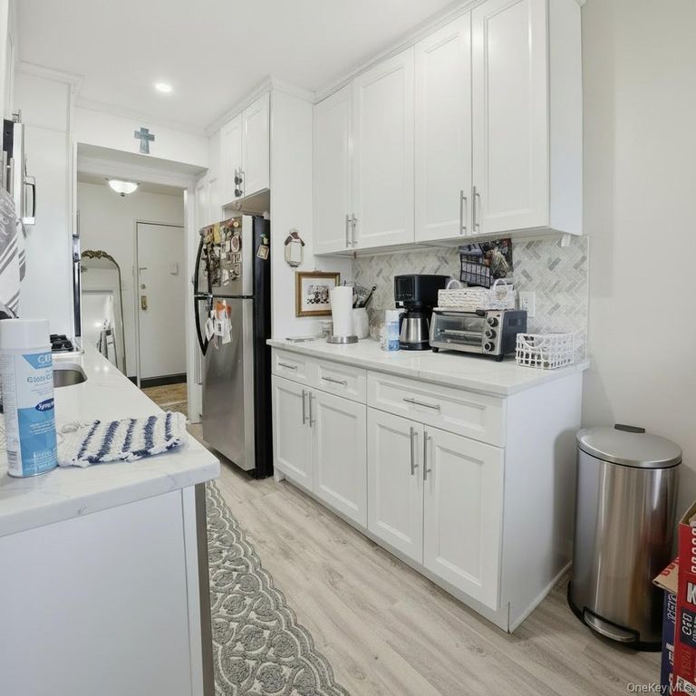 60 Hempstead Avenue 2H, Lynbrook, NY 11563 — photo 3