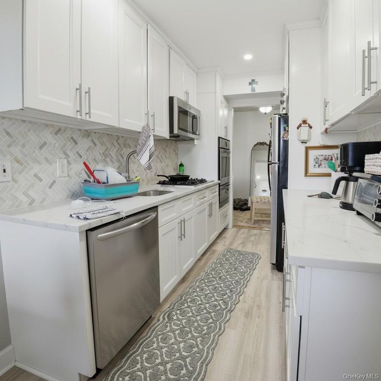 60 Hempstead Avenue 2H, Lynbrook, NY 11563 — photo 4
