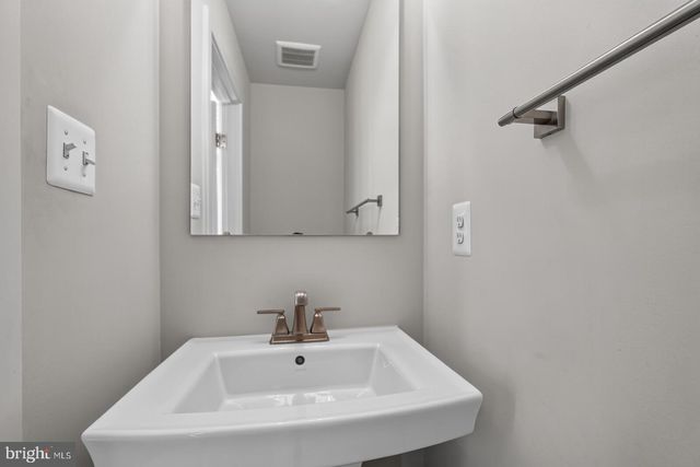 19873 GREEN VILLAGE DR, Montgomery Village, MD 20886