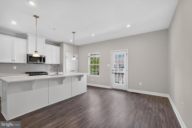 19873 GREEN VILLAGE DR, Montgomery Village, MD 20886