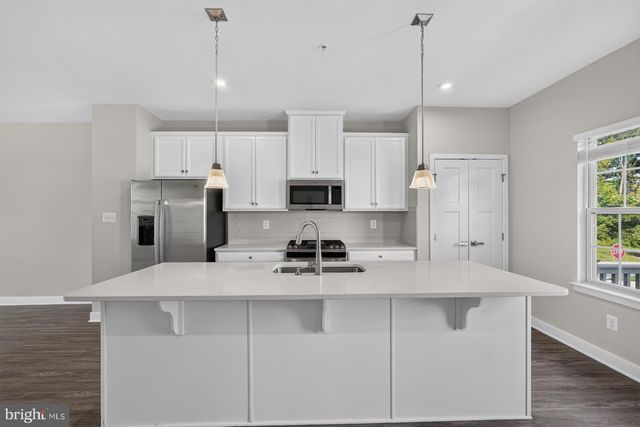 19873 GREEN VILLAGE DR, Montgomery Village, MD 20886