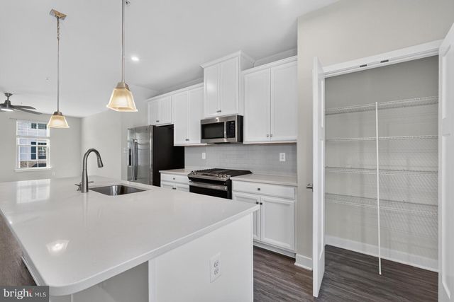 19873 GREEN VILLAGE DR, Montgomery Village, MD 20886