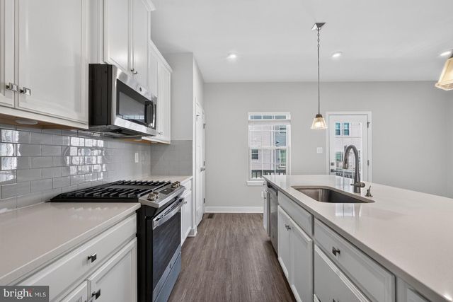 19873 GREEN VILLAGE DR, Montgomery Village, MD 20886