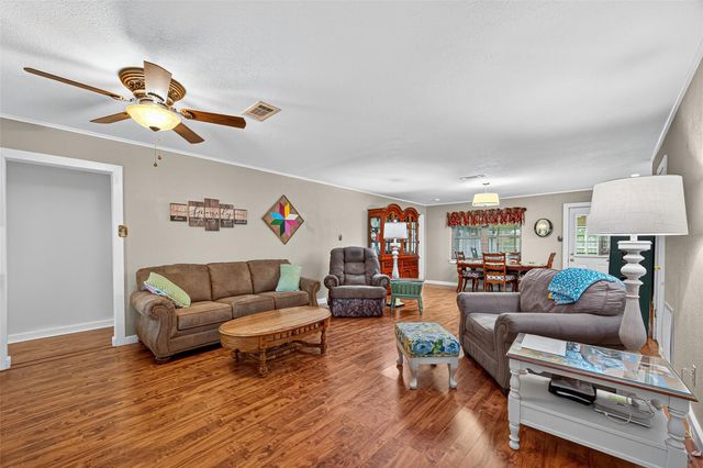 1209 E Brown Lane, Deer Park, TX 77536