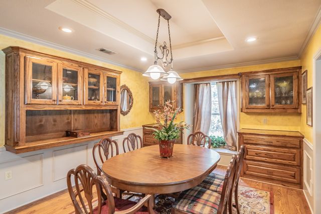 300 Shoreline Drive, Azle, TX 76020