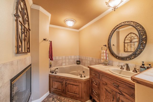 300 Shoreline Drive, Azle, TX 76020