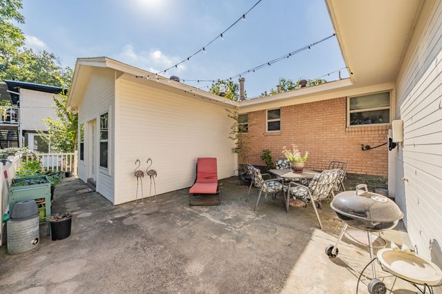 300 Shoreline Drive, Azle, TX 76020