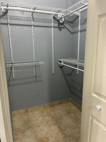 55 SW 14th Ter 55, Homestead, FL 33030