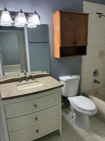 55 SW 14th Ter 55, Homestead, FL 33030