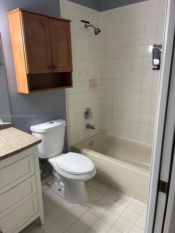 55 SW 14th Ter 55, Homestead, FL 33030