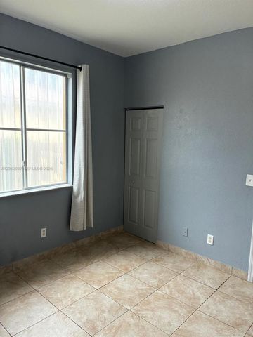55 SW 14th Ter 55, Homestead, FL 33030