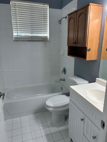 55 SW 14th Ter 55, Homestead, FL 33030