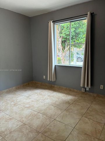 55 SW 14th Ter 55, Homestead, FL 33030