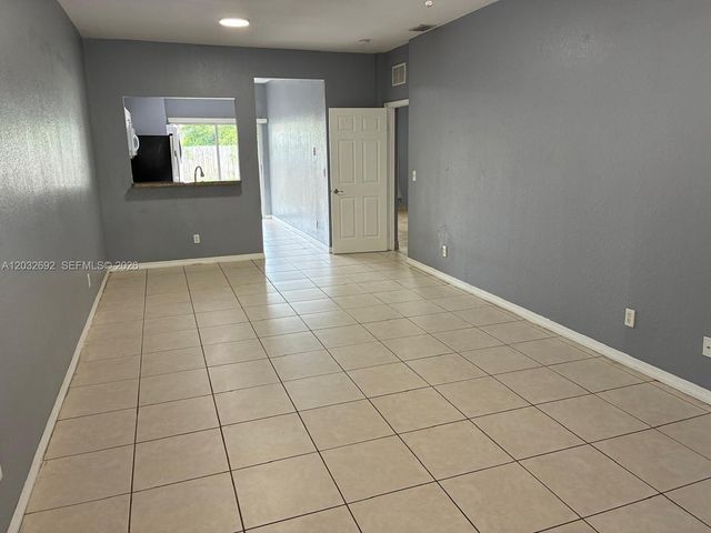 55 SW 14th Ter 55, Homestead, FL 33030