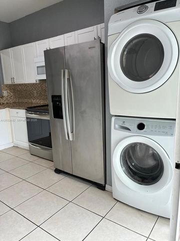 55 SW 14th Ter 55, Homestead, FL 33030