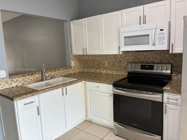 55 SW 14th Ter 55, Homestead, FL 33030