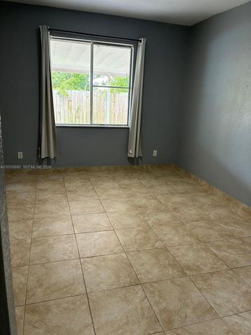 55 SW 14th Ter 55, Homestead, FL 33030