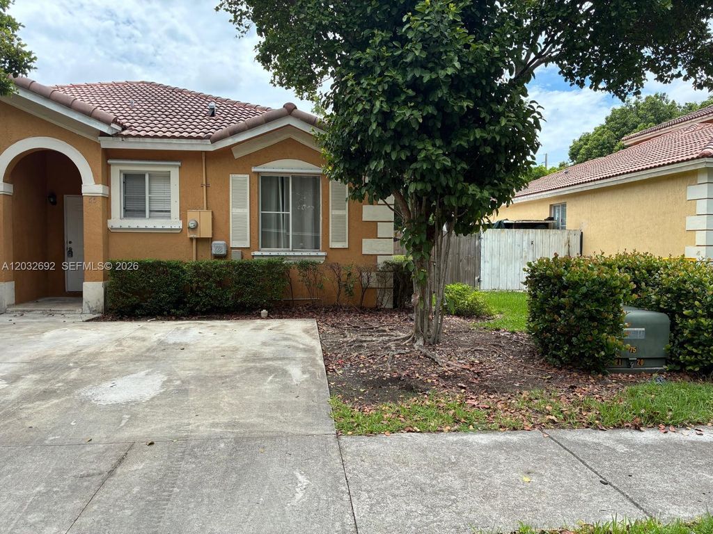 55 SW 14th Ter 55, Homestead, FL 33030