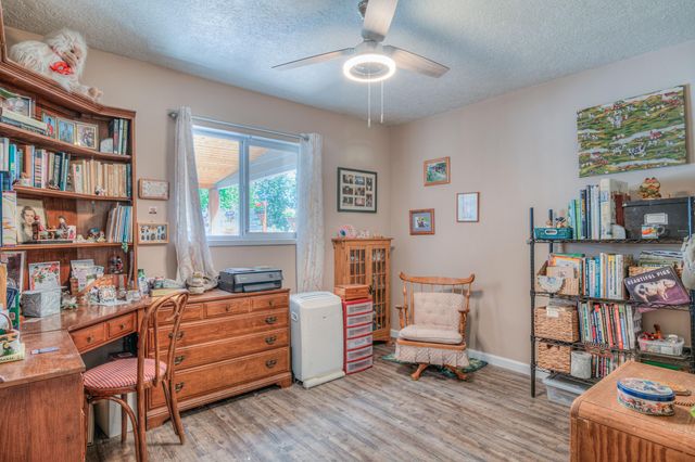 1048 SW Colfax Lane, Madras, OR 97741