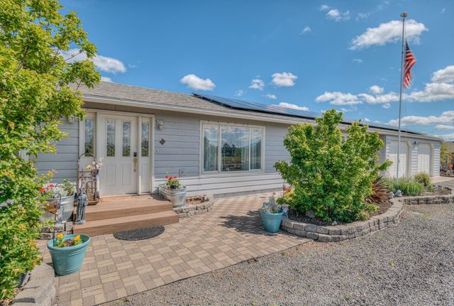 1048 SW Colfax Lane, Madras, OR 97741