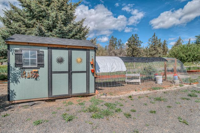1048 SW Colfax Lane, Madras, OR 97741