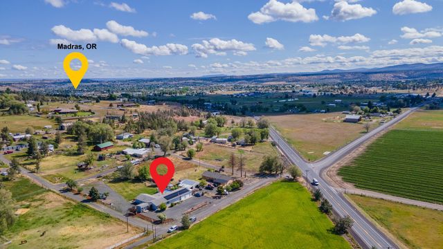 1048 SW Colfax Lane, Madras, OR 97741