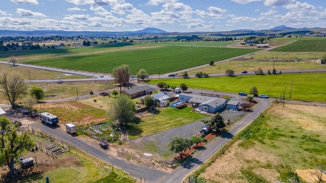 1048 SW Colfax Lane, Madras, OR 97741