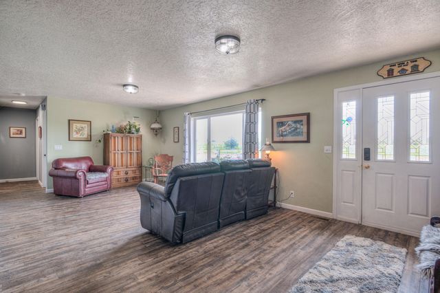 1048 SW Colfax Lane, Madras, OR 97741