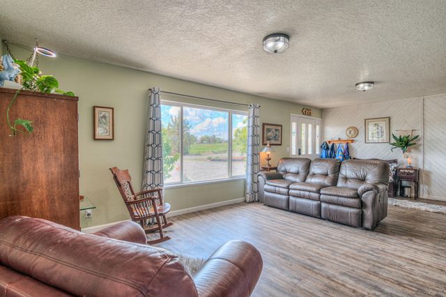 1048 SW Colfax Lane, Madras, OR 97741