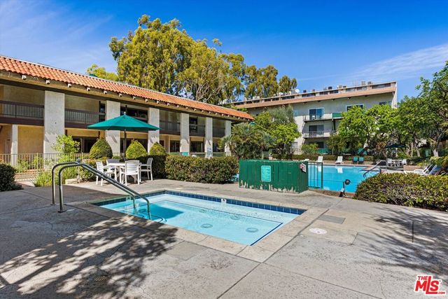 5460 White Oak Avenue A105, Encino, CA 91316