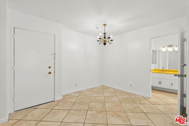 5460 White Oak Avenue A105, Encino, CA 91316