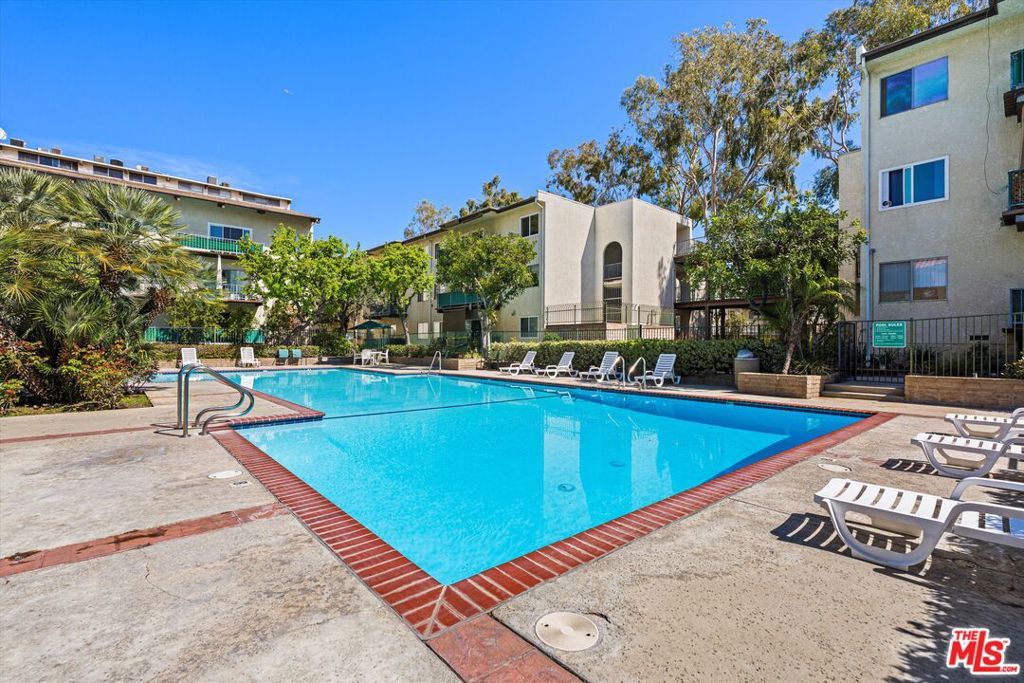 5460 White Oak Avenue A105, Encino, CA 91316