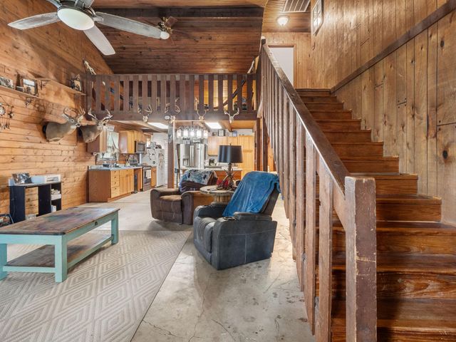 723 White City, Hornbeck, LA 71439