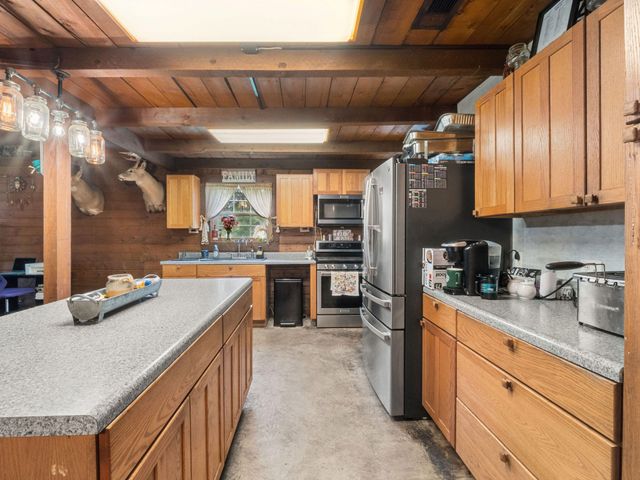 723 White City, Hornbeck, LA 71439