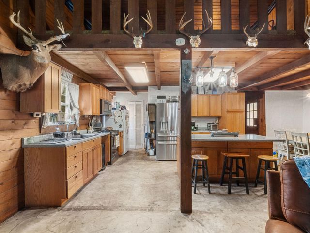 723 White City, Hornbeck, LA 71439