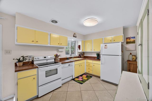 6436 Iris Way, Arvada, CO 80004